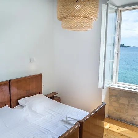 Beachfront 4-bedroom Sea Wave In Orebic, Croatia *