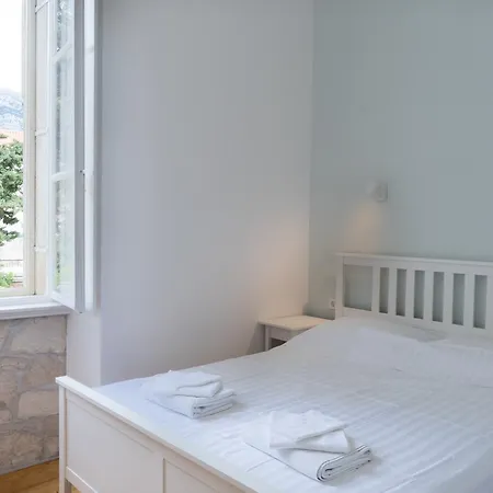 Beachfront 4-bedroom Sea Wave In Orebic, Croatia Villa *