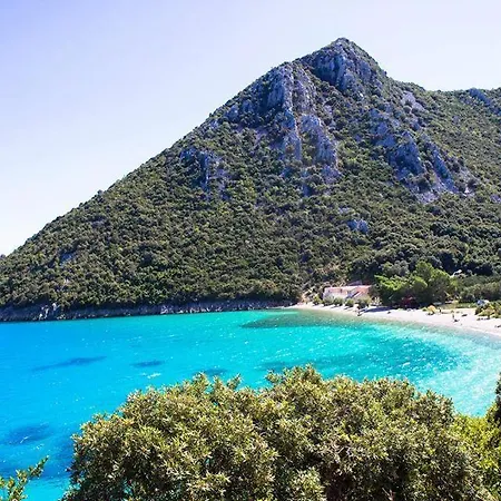 Beachfront 4-bedroom Sea Wave In Orebic, Croatia Villa Orebić