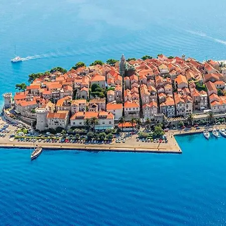 Villa Beachfront 4-bedroom Sea Wave In Orebic, Croatia *