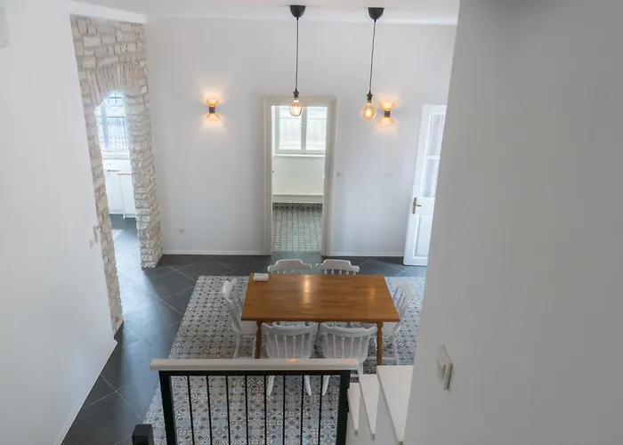 Beachfront 4-bedroom Sea Wave In Orebic, Croatia Vila *