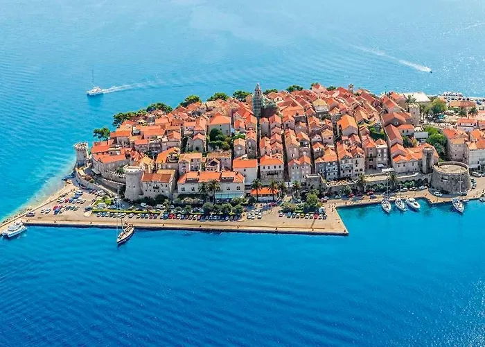 Vila Beachfront 4-bedroom Sea Wave In Orebic, Croatia *